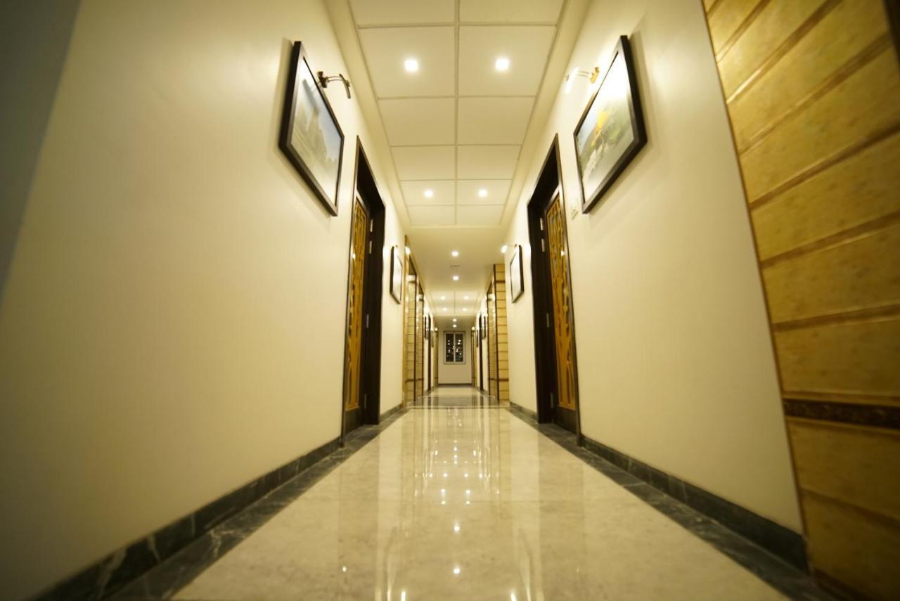 Hotel Vaccinated Staff - Collection O 41226 Ramji'S Residency Gole Colony Nashik Exterior foto