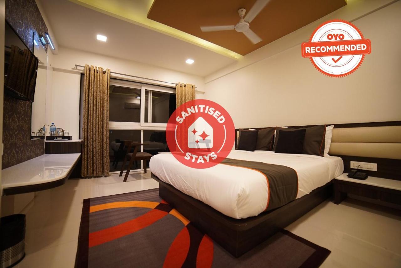 Hotel Vaccinated Staff - Collection O 41226 Ramji'S Residency Gole Colony Nashik Exterior foto